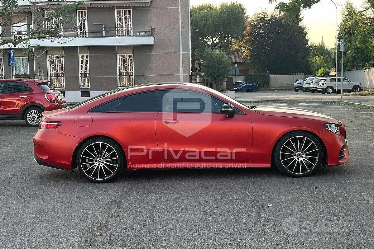 Usata Mercedes E220 194 CV (142 kW) 2019 Rosso Coupé
