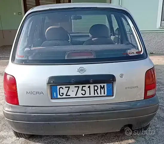 Usata Nissan Micra 54 CV (39 kW) 1997 Grigio Utilitaria