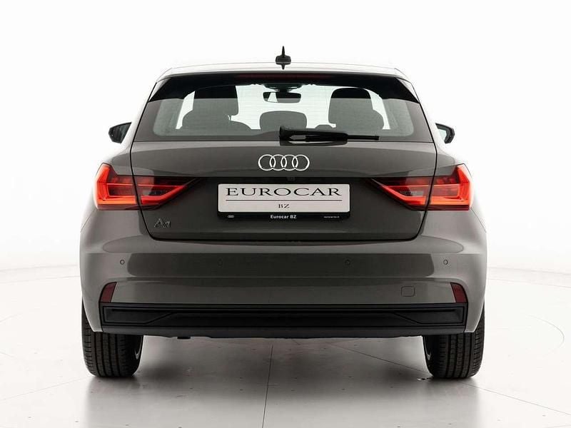 Nuova Audi A1 Sportback Business 116 CV (85 kW) 2025 Grigio chronos metallizzato ne Utilitaria