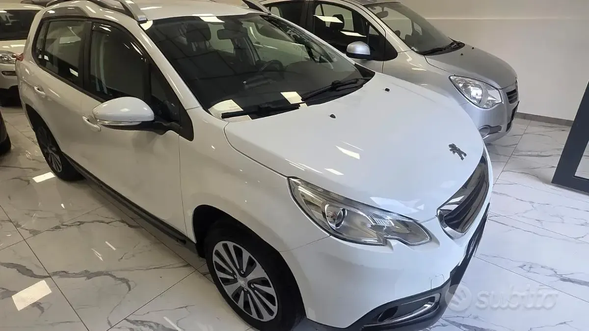 Usata Peugeot 2008 Allure 92 CV (67 kW) 2015 Bianco SUV