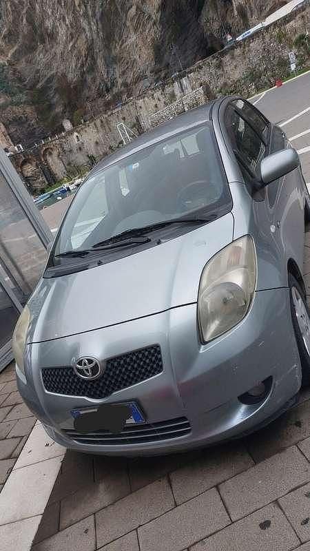 Usata Toyota Yaris Sol 90 CV (66 kW) 2006 Utilitaria