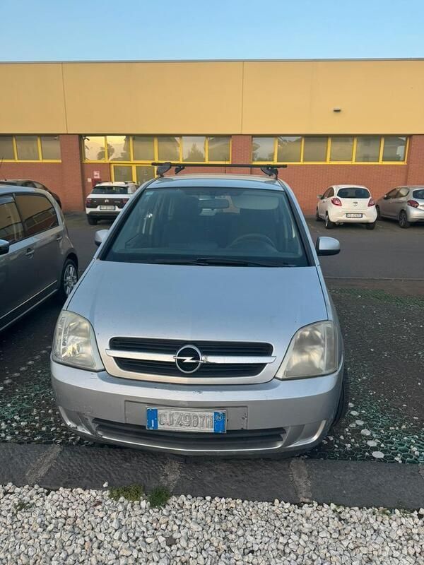 Usata Opel Meriva 101 CV (74 kW) 2004 Grigio Monovolume