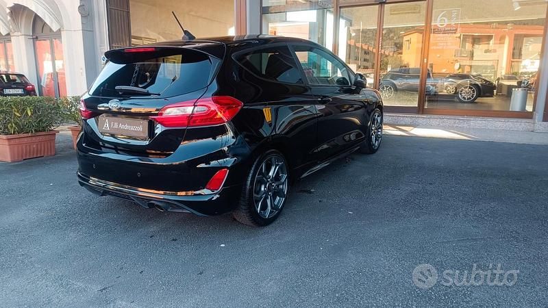 Usata Ford Fiesta ST-Line 95 CV (69 kW) 2020 Nero Utilitaria