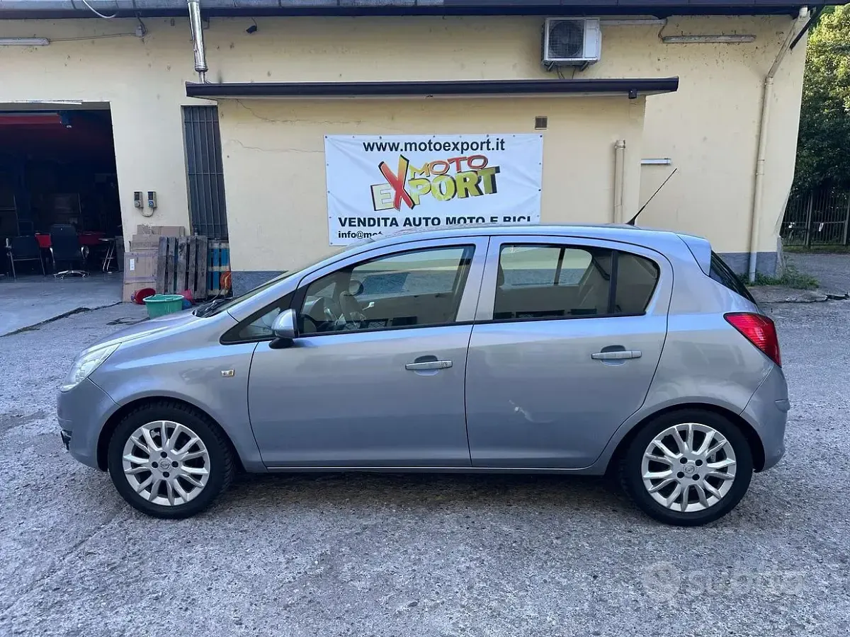 Usata Opel Corsa Club 80 CV (58 kW) 2009 Grigio Utilitaria