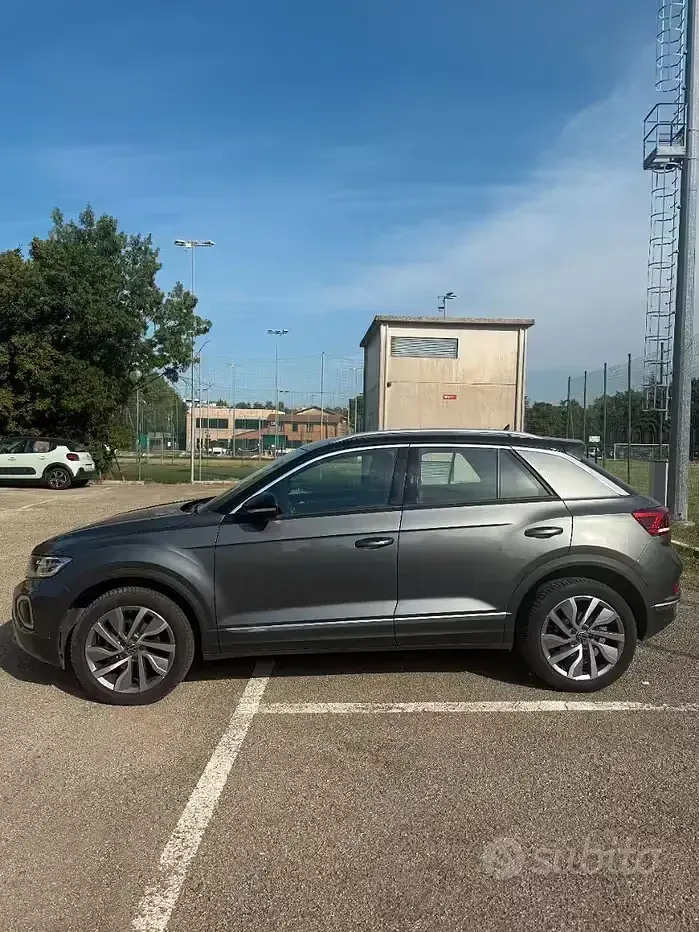 Usata VW T-Roc Style 150 CV (110 kW) 2024 Grigio SUV