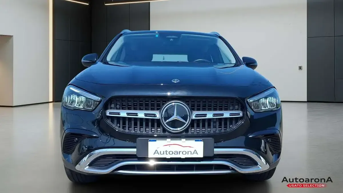 Usata Mercedes GLA180 Advanced Plus 116 CV (85 kW) 2023 Nero metallizzato SUV