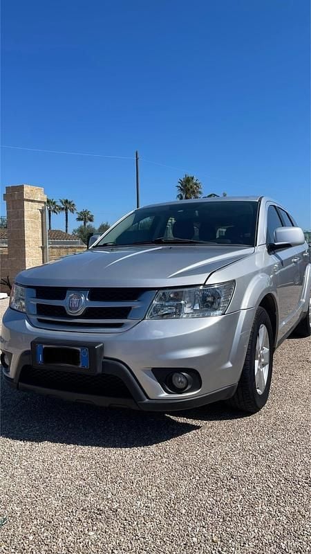 Usata Fiat Freemont Lounge 140 CV (102 kW) 2012 Argento SUV