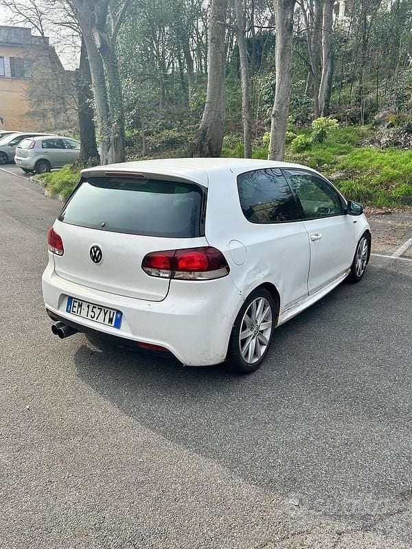 Usata VW Golf VII R-line 122 CV (89 kW) 2012 Bianco Berlina