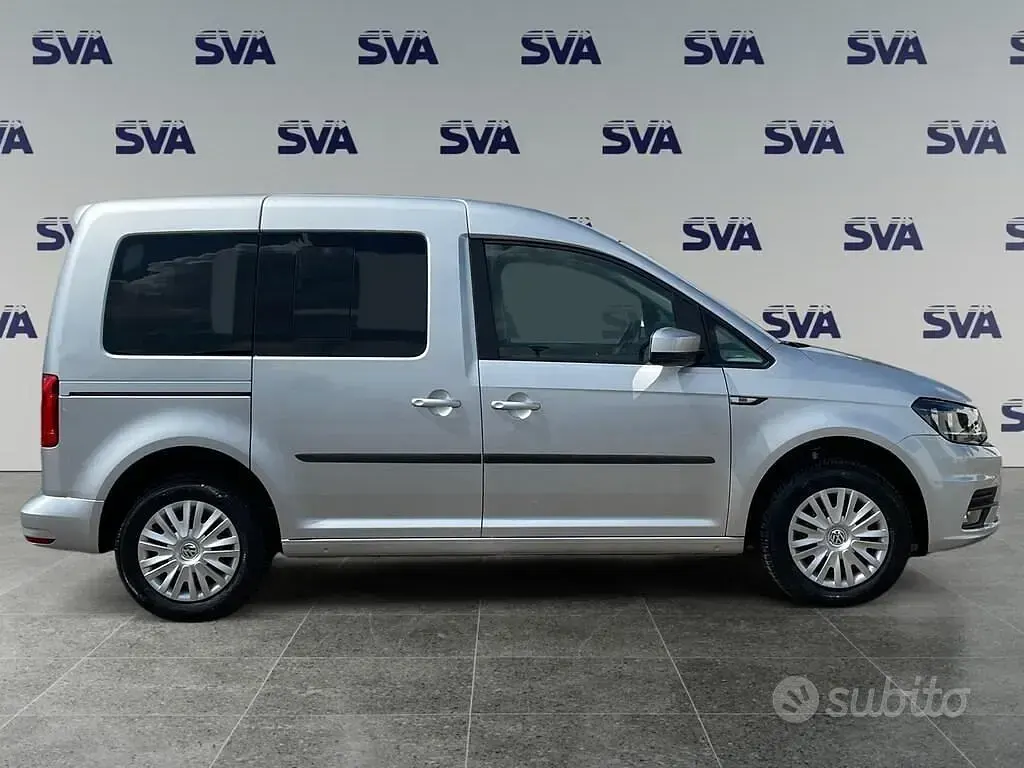 Usata VW Caddy 102 CV (75 kW) 2018 Grigio Monovolume