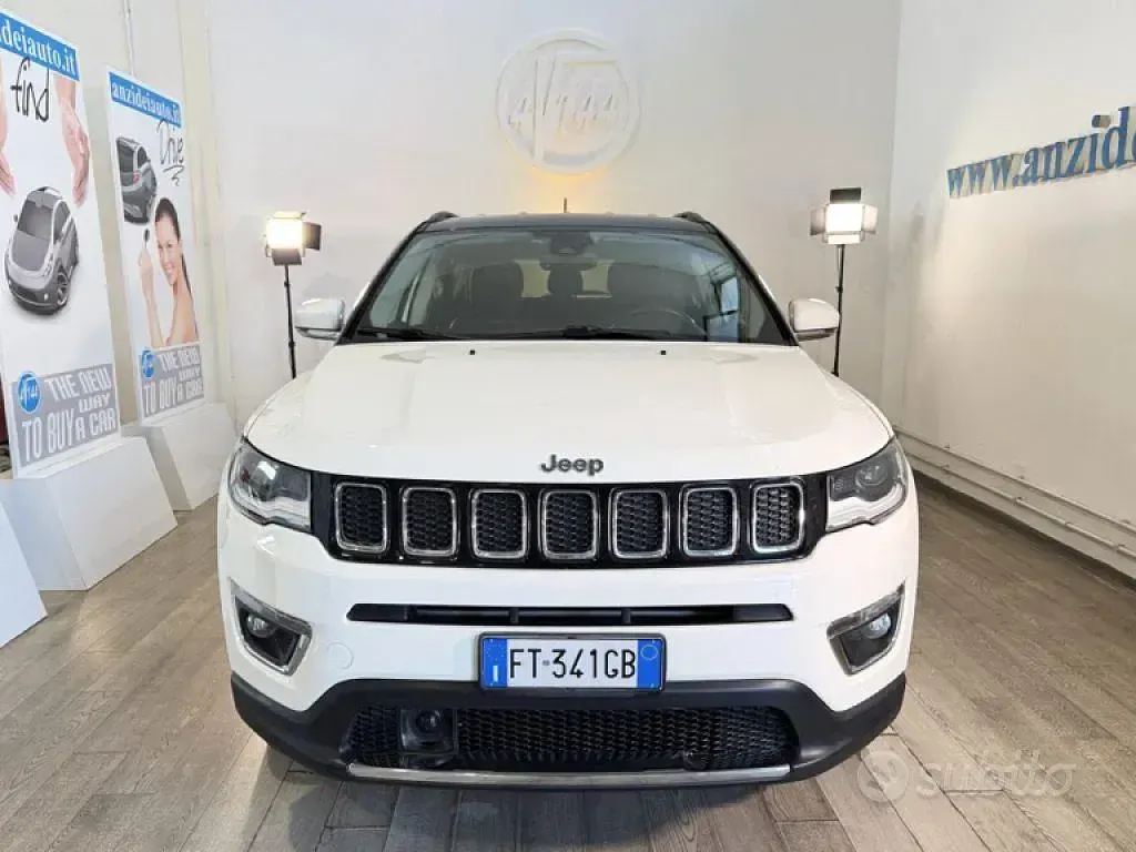 Usata Jeep Compass Limited 140 CV (102 kW) 2018 Bianco pastello SUV