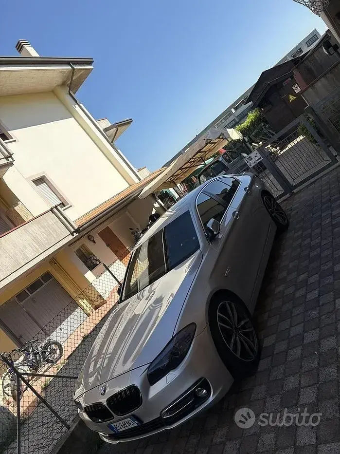 Usata BMW 520 Comfort Edition 184 CV (135 kW) 2013 Grigio Berlina
