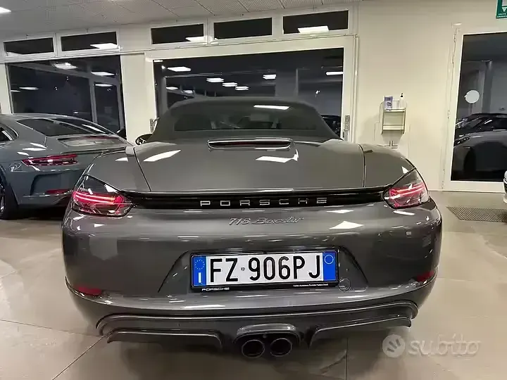 Usata Porsche 718 Boxster 300 CV (220 kW) 2019 Grigio Cabrio