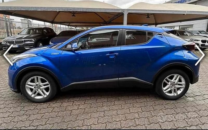 Second-hand Toyota C-HR 98 CP (72 kW) 2021 Albastru SUV