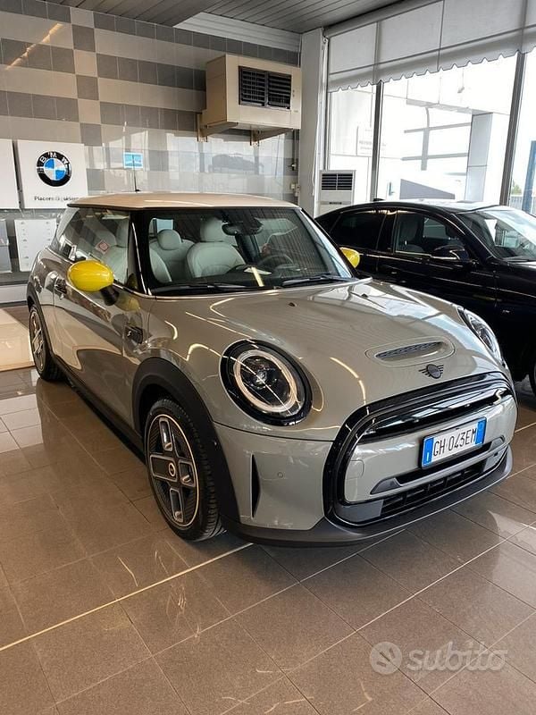 Usata Mini Cooper SE 160 kW (218 CV) 2021 Grigio Utilitaria