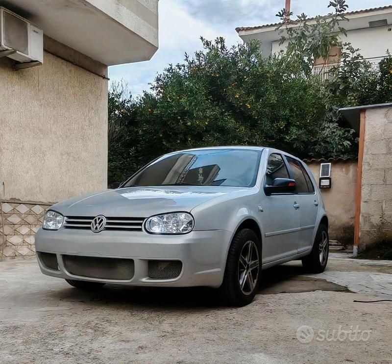 Usata VW Golf IV 75 CV (55 kW) 1998 Argento Berlina