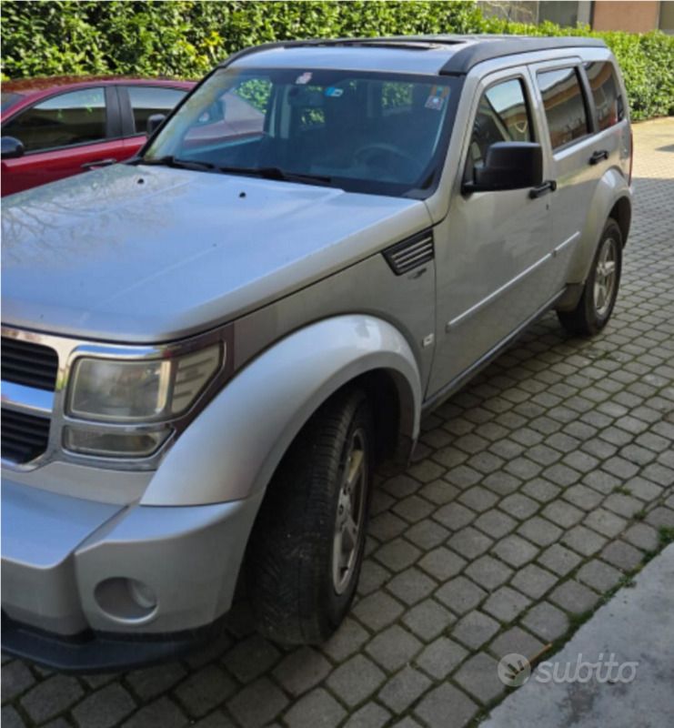 Usata Dodge Nitro 177 CV (130 kW) 2010 Grigio SUV