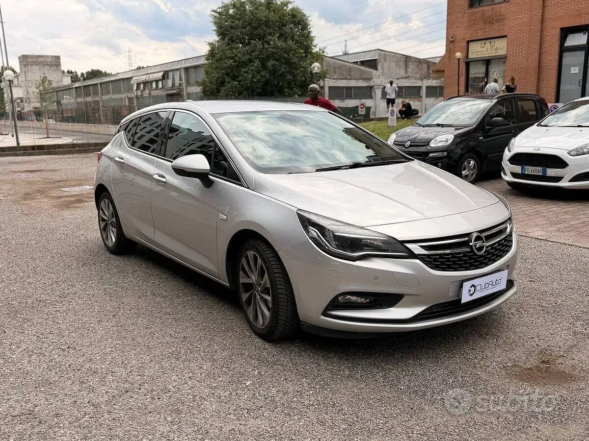 Usata Opel Astra Innovation 110 CV (80 kW) 2017 Grigio Berlina