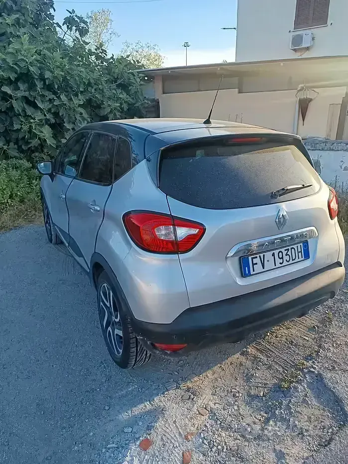 Usata Renault Captur 120 CV (88 kW) 2014 Grigio SUV