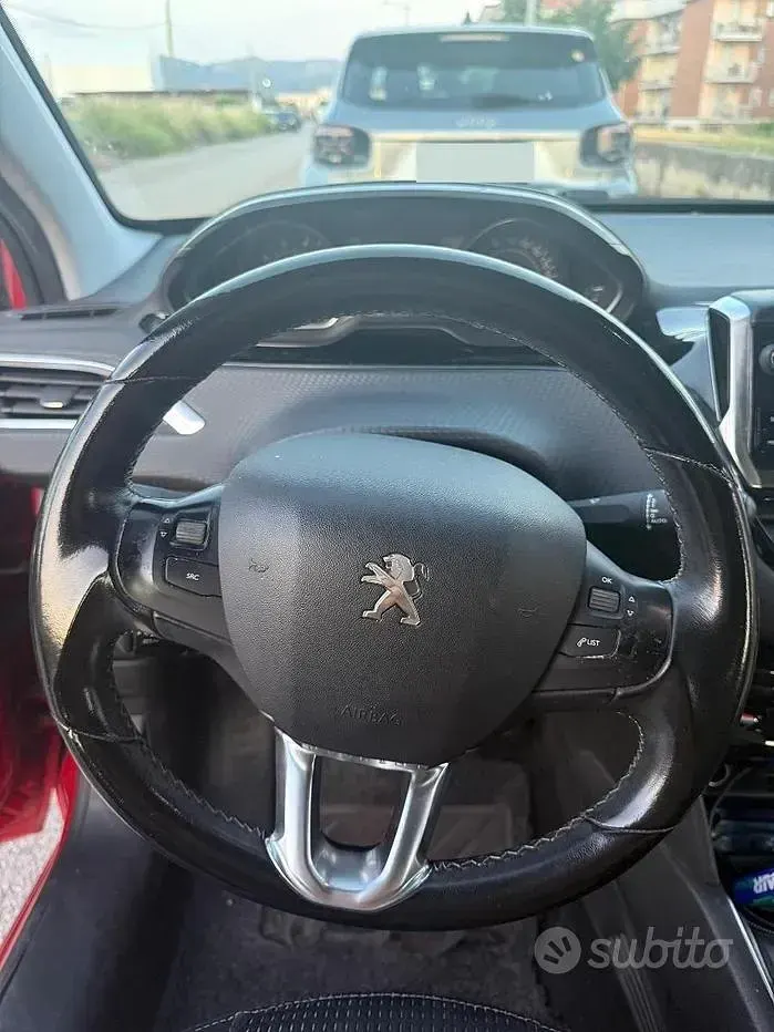 Usata Peugeot 208 82 CV (60 kW) 2018 Rosso Utilitaria