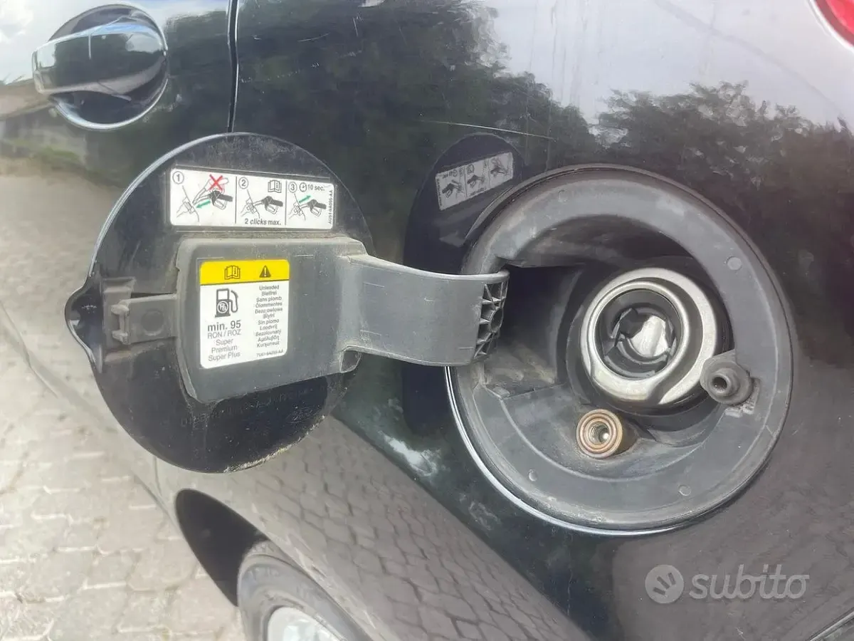 Usata Ford Fiesta Titanium 97 CV (71 kW) 2014 Nero Utilitaria