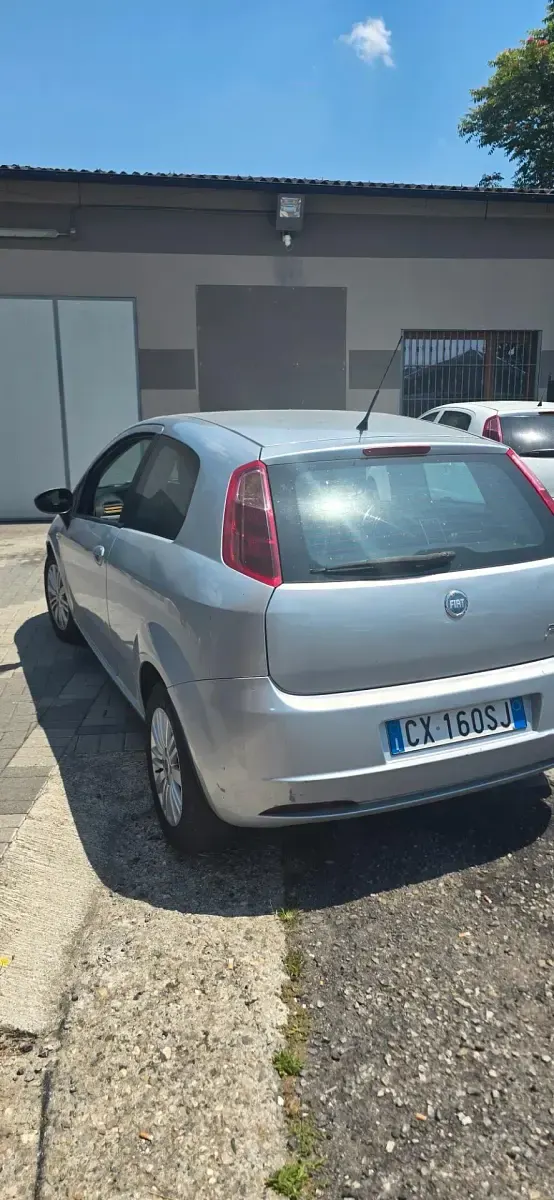 Usata Fiat Grande Punto Dynamic 90 CV (66 kW) 2007 Argento Utilitaria