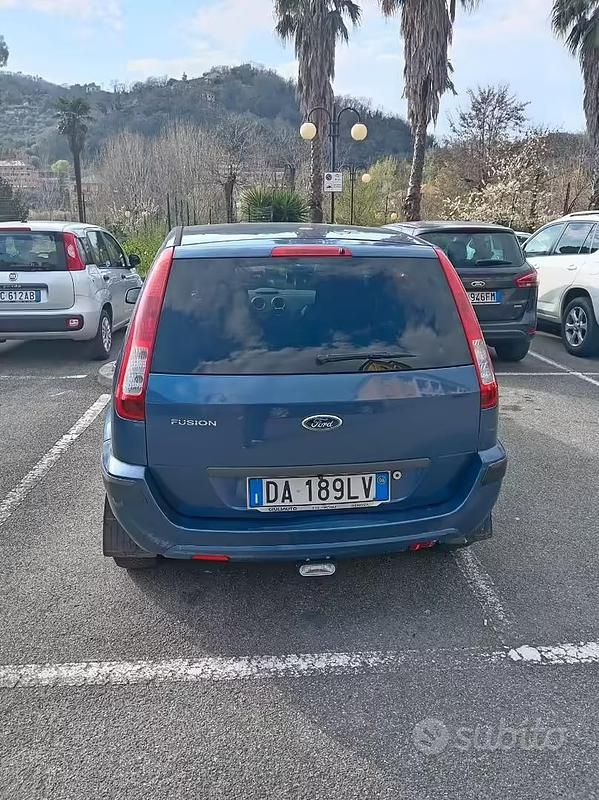Usata Ford Fusion 80 CV (58 kW) 2006 Blu/azzurro Utilitaria