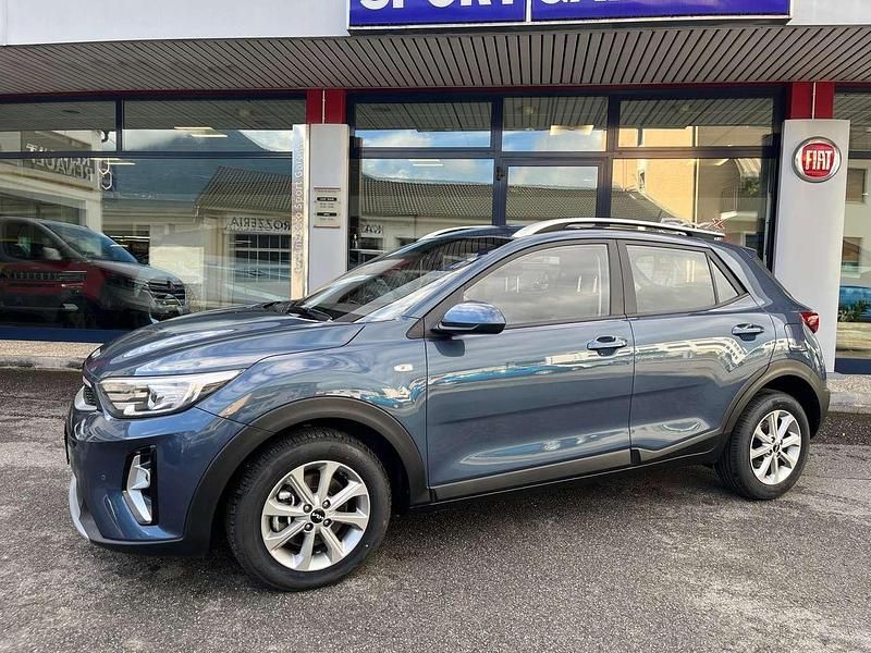 Usata Kia Stonic Urban 101 CV (74 kW) 2023 Smoke blue SUV