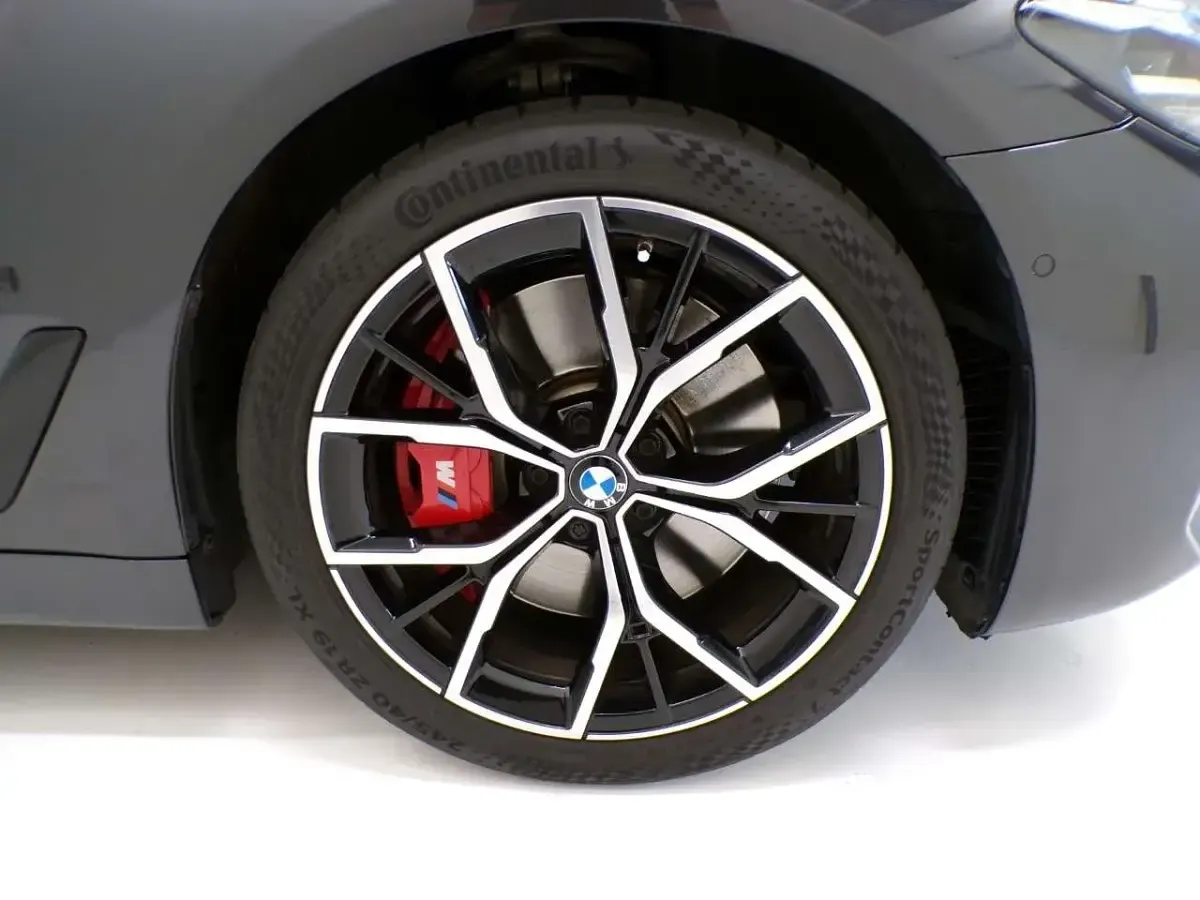Usata BMW 530 M Sport 249 CV (183 kW) 2021 Grigio palladio Station wagon