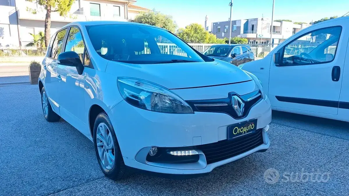 Usata Renault Scénic XMOD 110 CV (80 kW) 2015 Bianco Monovolume
