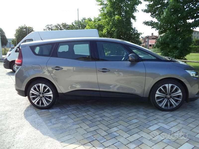 Usata Renault Grand Scénic IV Initiale 120 CV (88 kW) 2019 Grigio Monovolume