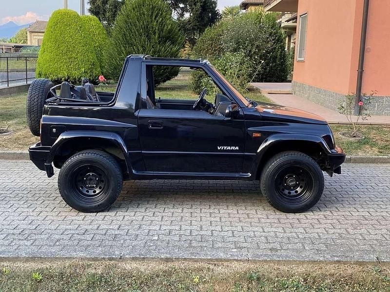 Usata Suzuki Vitara 79 CV (58 kW) 1992 Nero SUV