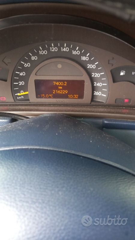 Blu Usata 2002 Mercedes C200 Berlina | 1899 € (Buon prezzo) - Immagine 1/4