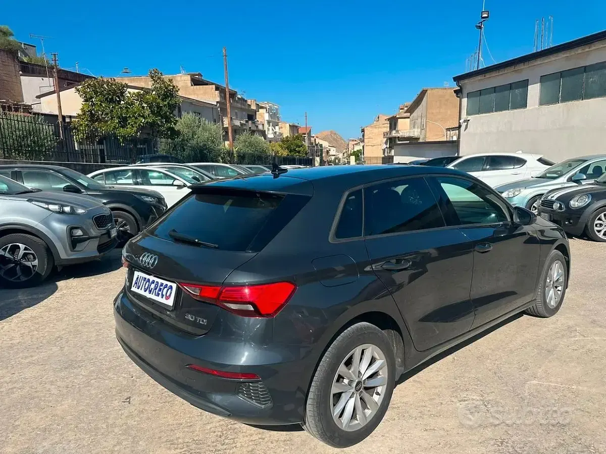 Usata Audi A3 Business 116 CV (85 kW) 2022 Grigio Berlina