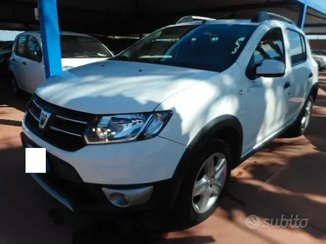 Usata Dacia Sandero Stepway 90 CV (66 kW) 2015 Bianco Berlina