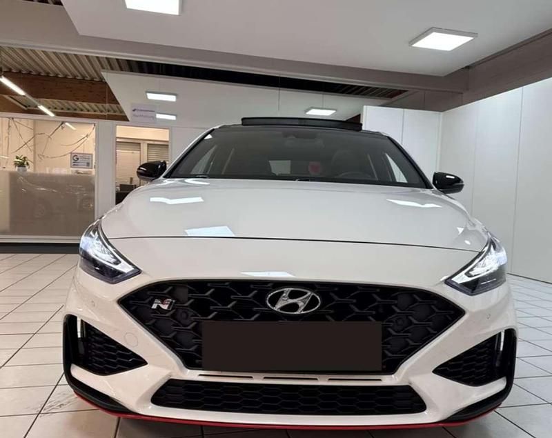 Usata Hyundai i30 N Performance 280 CV (205 kW) 2023 Bianco metallizzato Berlina