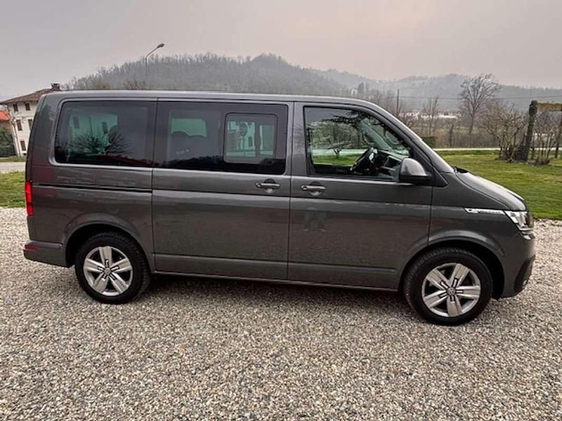 Usata VW Multivan Comfortline 150 CV (110 kW) 2021 Grigio Furgone
