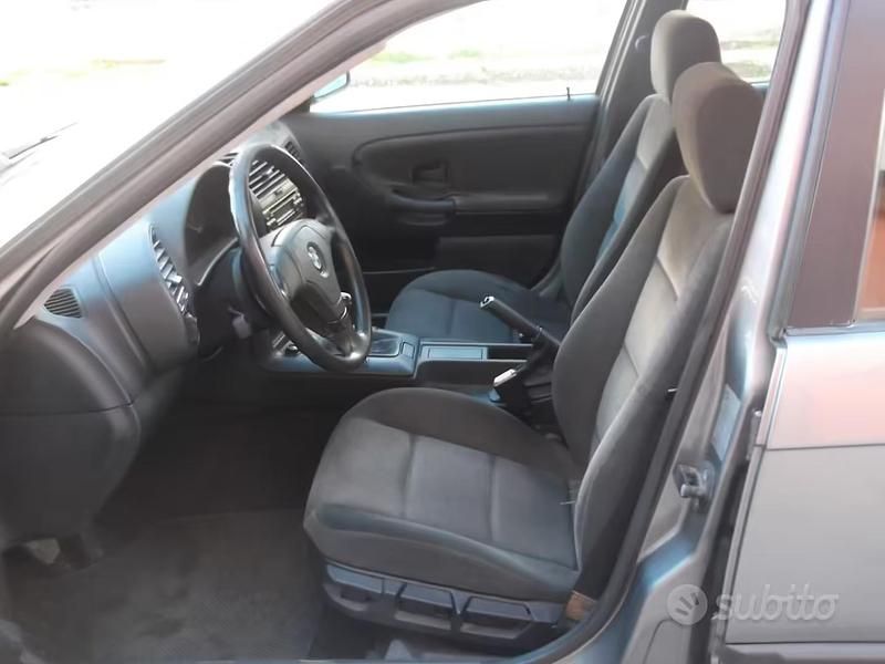 Usata BMW 318 1995 Grigio Berlina