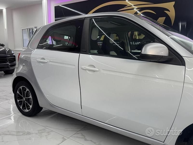 Usata Smart ForFour Passion 70 CV (51 kW) 2016 Bianco Utilitaria