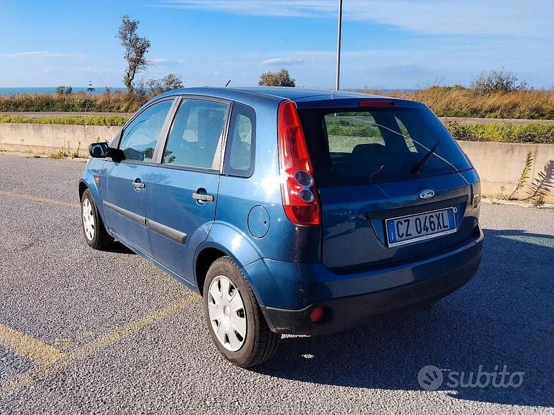 Usata Ford Fiesta 2006 Blu Utilitaria