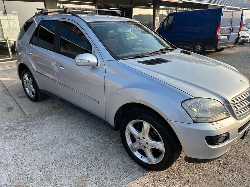 Grigio Usata 2009 Mercedes ML320 SUV | 6500 € (Super prezzo) - Immagine 1/4