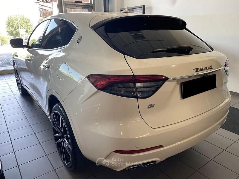 Usata Maserati Levante GranLusso 349 CV (256 kW) 2020 Bianco SUV