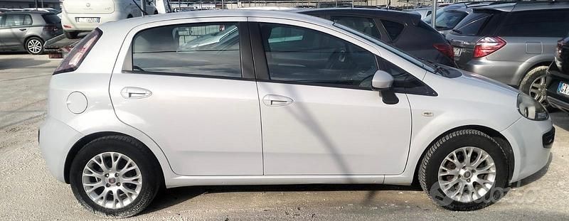 Usata Fiat Punto Evo Dynamic 74 CV (54 kW) 2011 Grigio Utilitaria