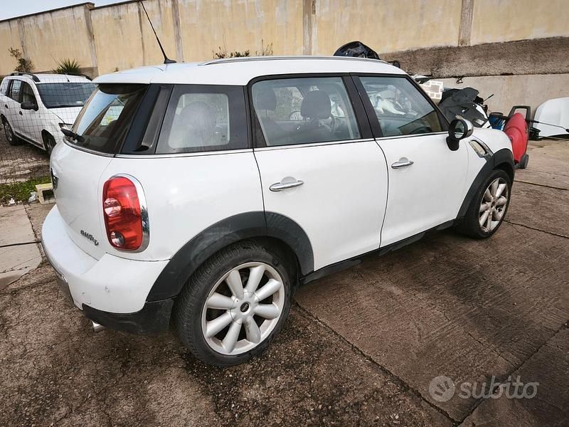 Second-hand Mini Cooper D Countryman 111 CP (81 kW) 2011 Alb SUV