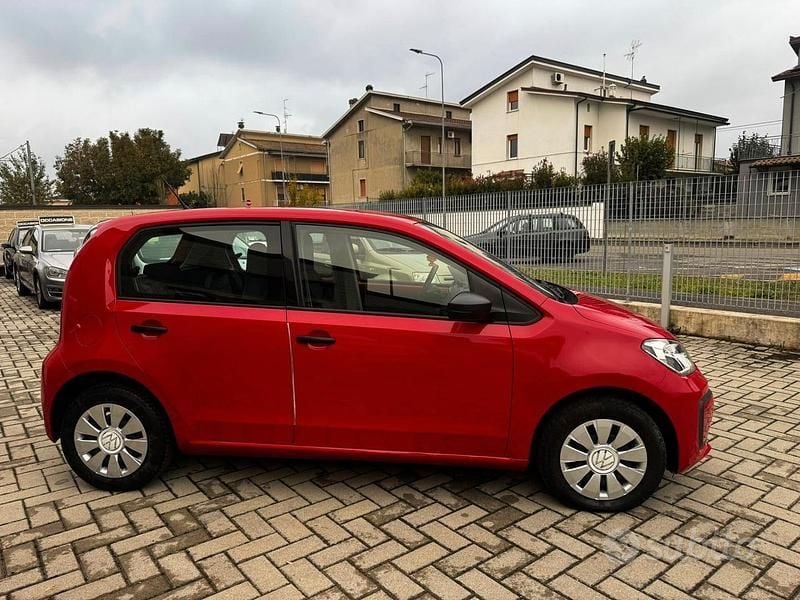 Usata VW up! move up! 60 CV (44 kW) 2018 Rosso Utilitaria