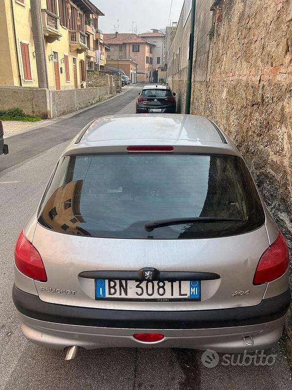 Usata Peugeot 206 2001 Berlina