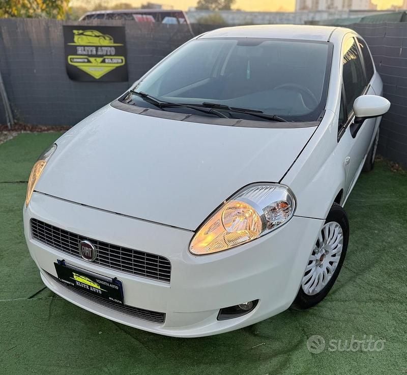 Bianco Usata 2012 Fiat Grande Punto Due volumi | 3500 € (Ottimo prezzo) - Immagine 1/4