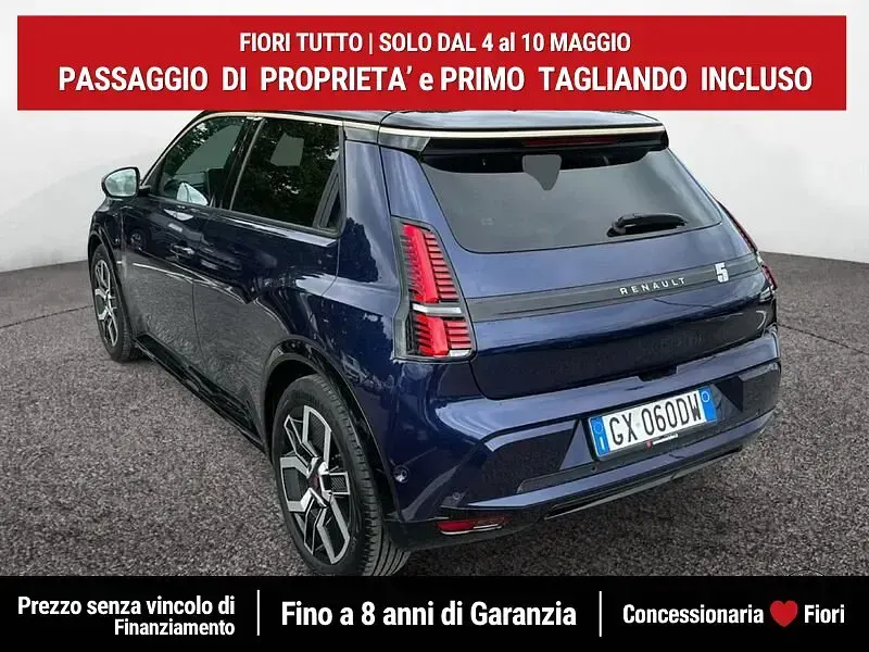 Usado Renault 5 E-Tech Iconic 110 kW (150 CV) 2024 Azul Utilitario