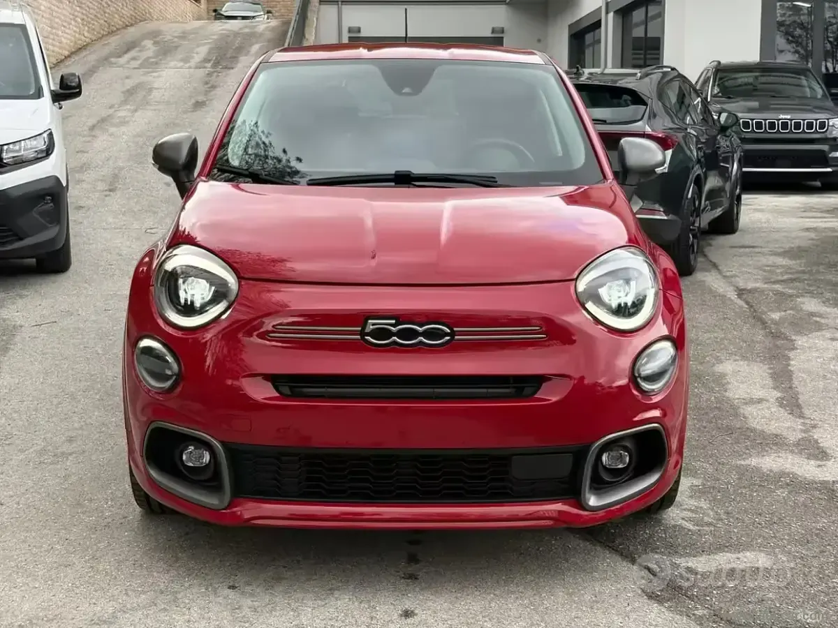Usata Fiat 130 Sport 131 CV (96 kW) 2024 Rosso SUV