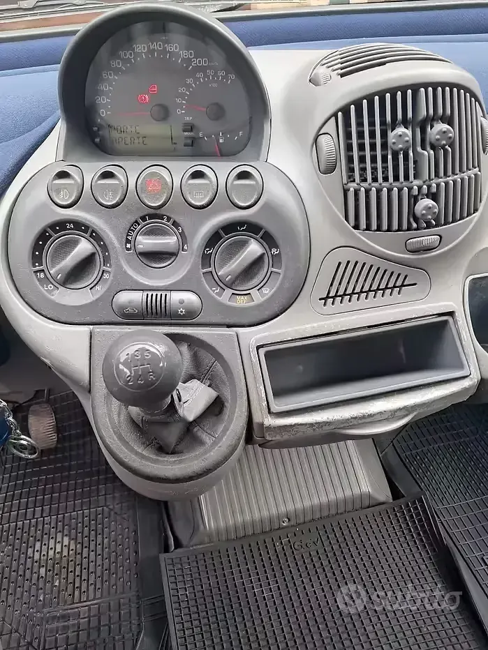 Usata Fiat Multipla 110 CV (80 kW) 2001 Monovolume