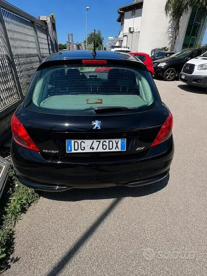 Usata Peugeot 207 68 CV (50 kW) 2007 Nero Berlina